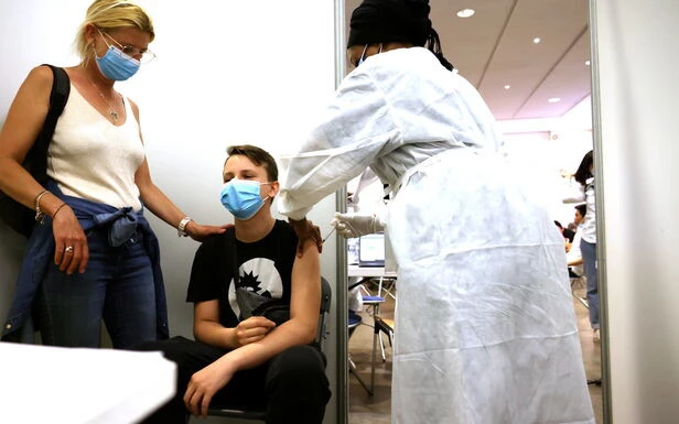 Covid-19 : déjà 365000 adolescents vaccinés en une semaine