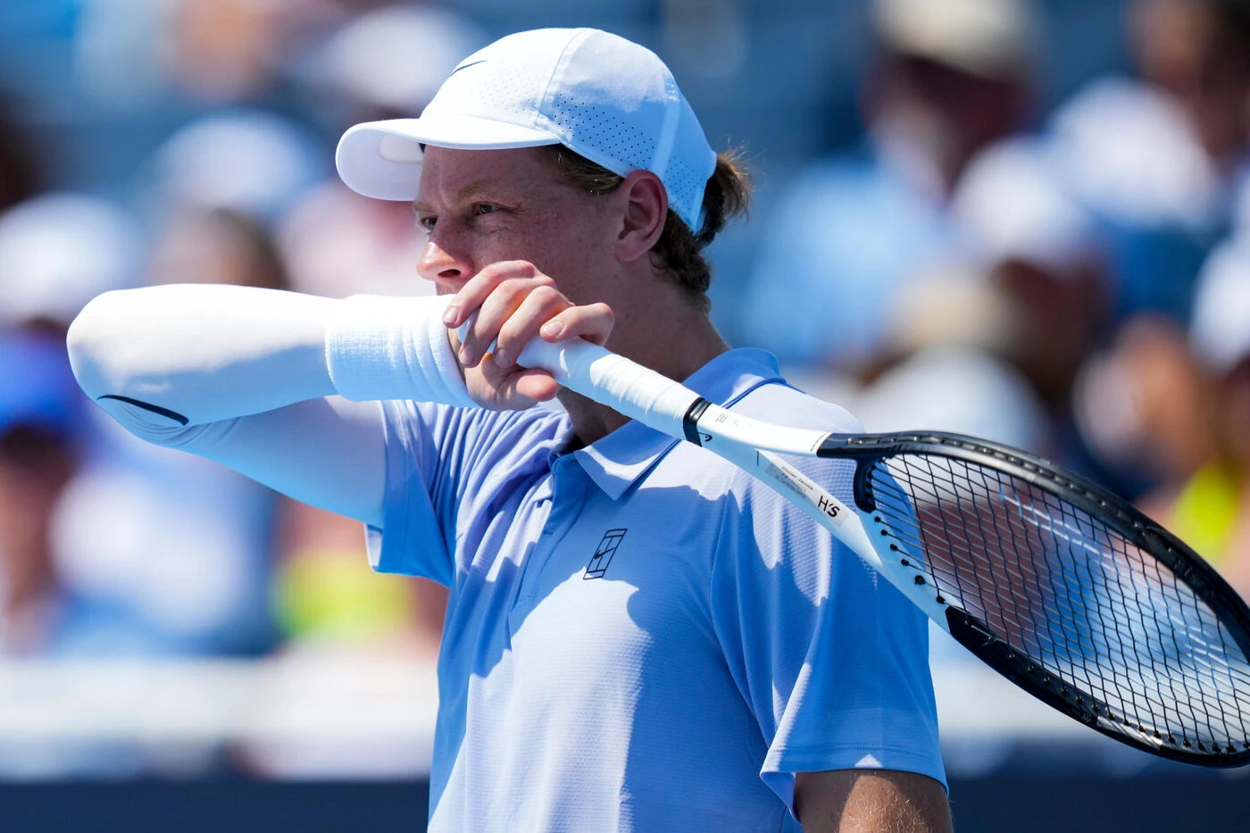 Masters 1000 de Cincinnati : Jannik Sinner abandonne et offre le titre à Carlos Alcaraz à six jours de l’US Open