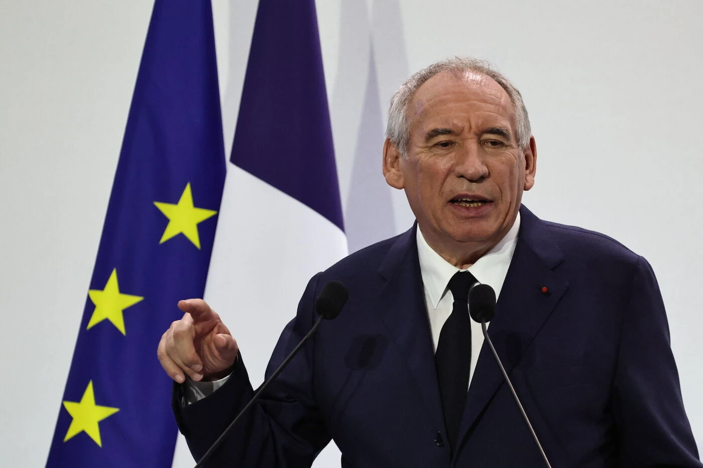 Supprimer deux jours fériés ? « Attaque », « guerre sociale », « censure » dénoncent les oppositions