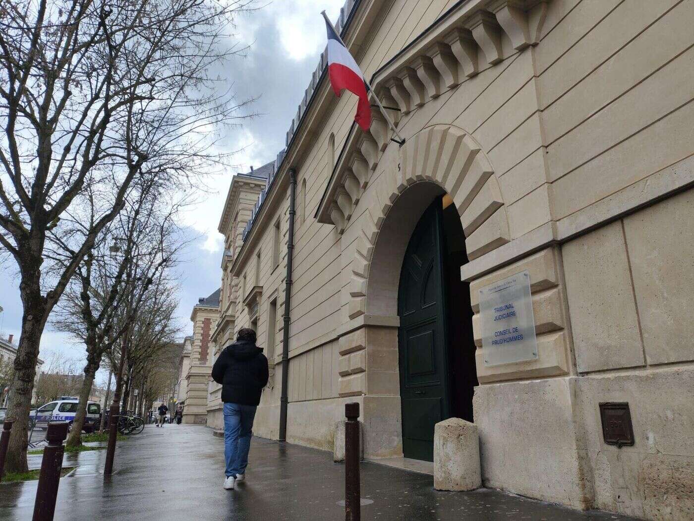 « Je vais te faire la peau » : l’ancien commando devenu SDF étrangle une femme dans un foyer de Versailles