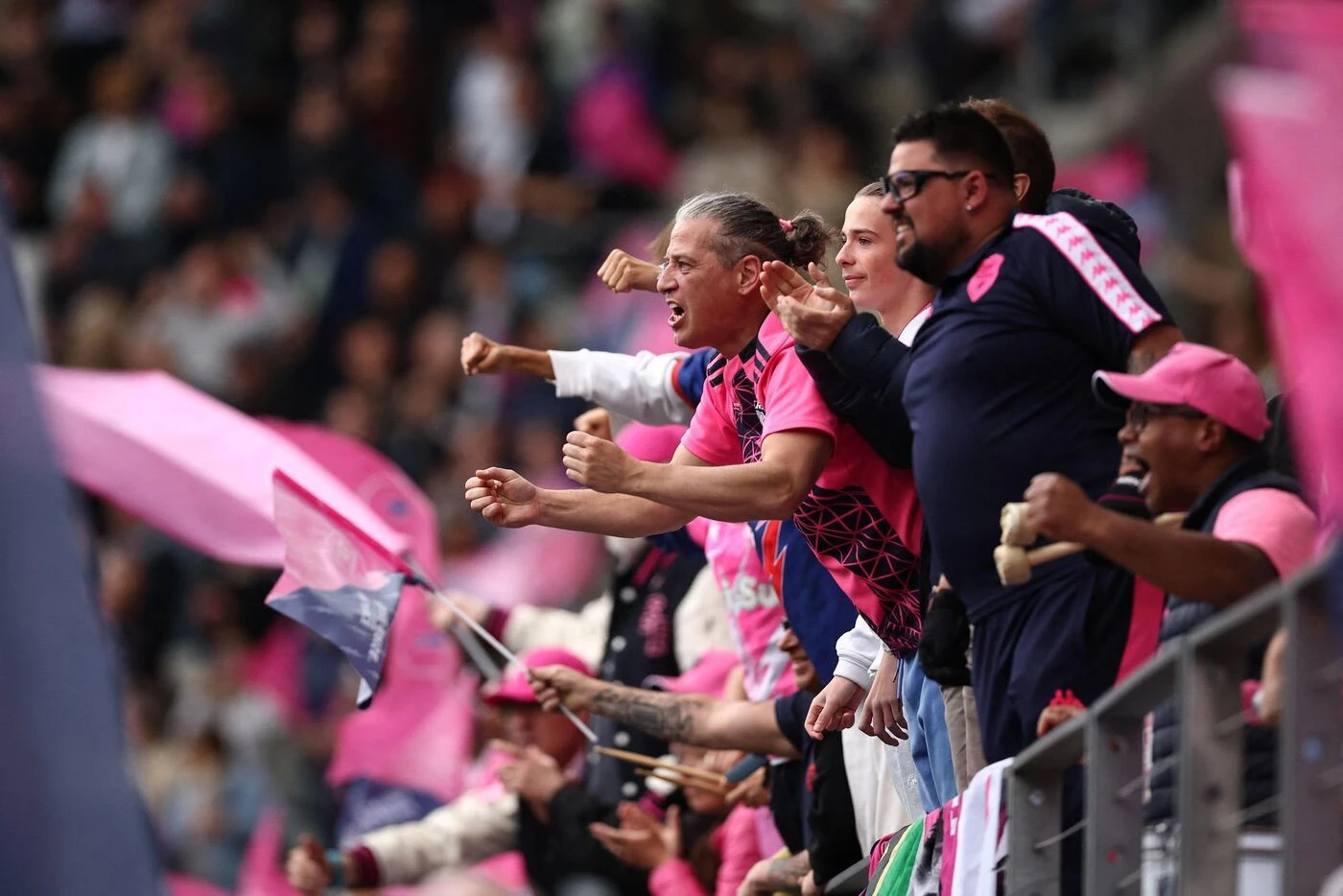 « Notre vie n’est pas toute rose » : la bouffée d’oxygène des supporters du Stade Français
