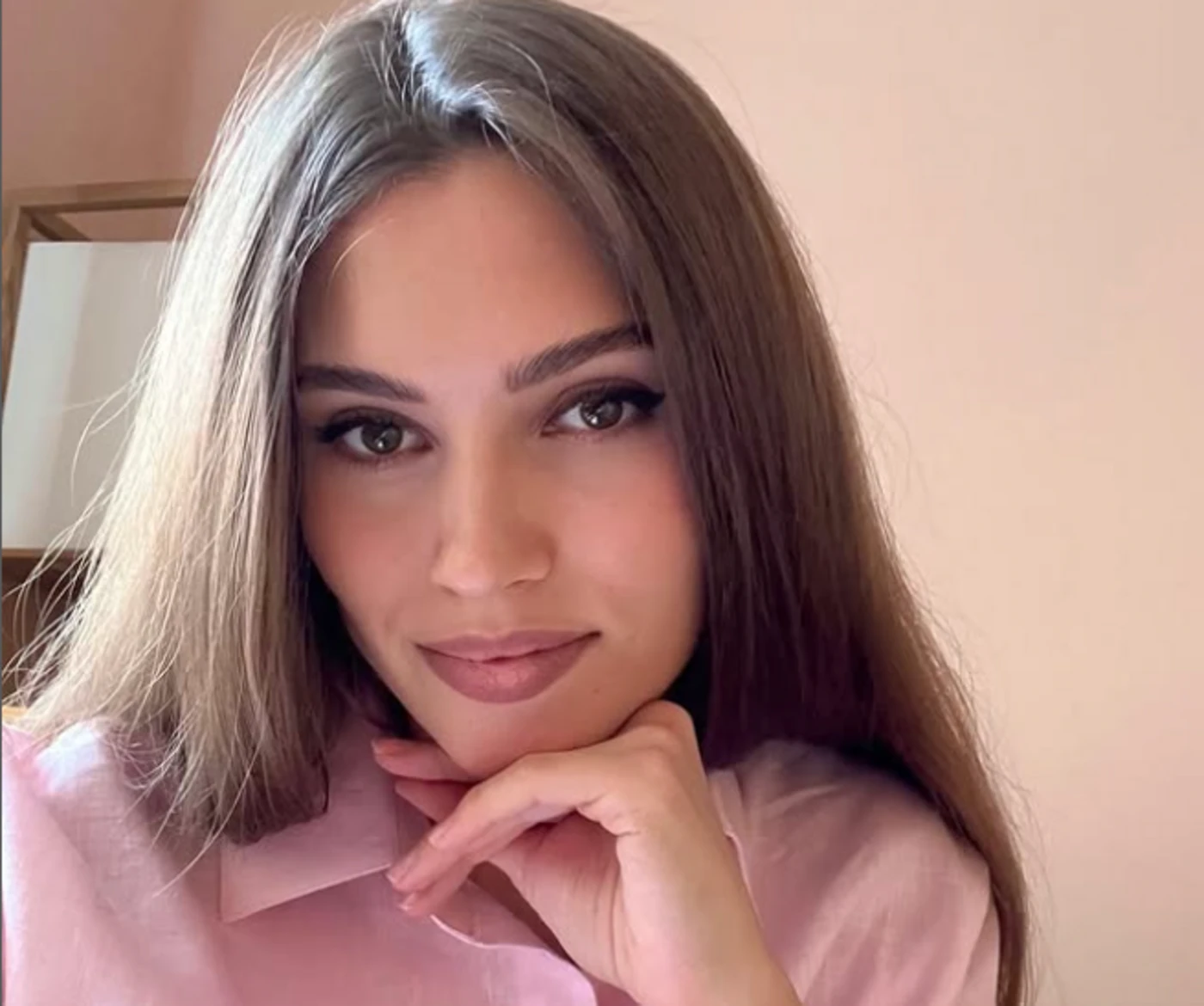 « Il a surgi de nulle part » : Une ancienne candidate à Miss Univers est morte écrasée par un élan à travers son pare-brise