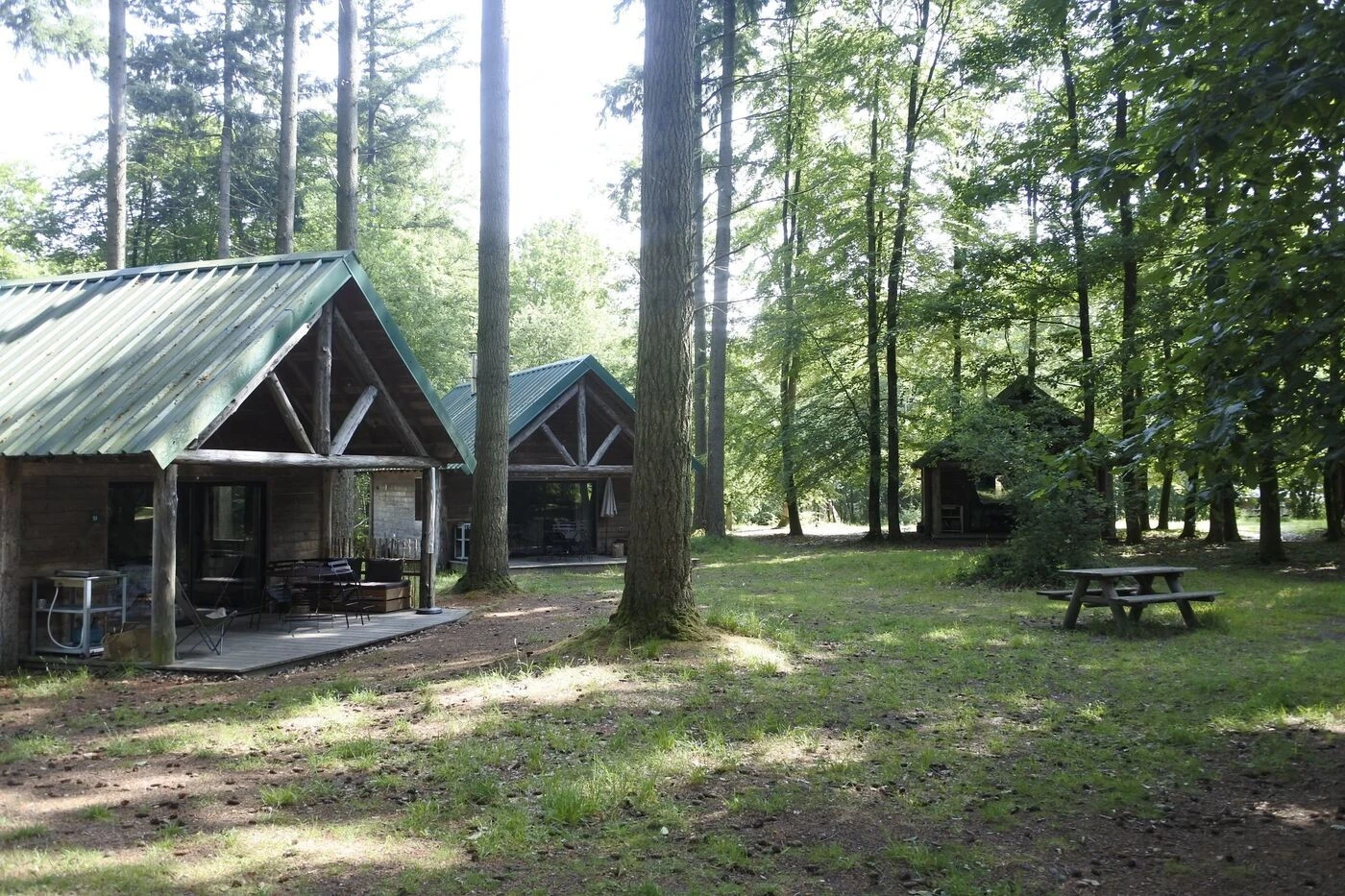 Eure-et-Loir : Huttopia propose des séjours à l’ambiance canadienne dans ses chalets à la lisière de la forêt de Senonches