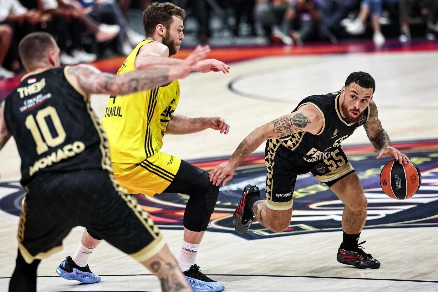 Monaco - Fenerbahçe (70-81) : fin du rêve européen pour Monaco, battu par Istanbul en finale de l’Euroligue