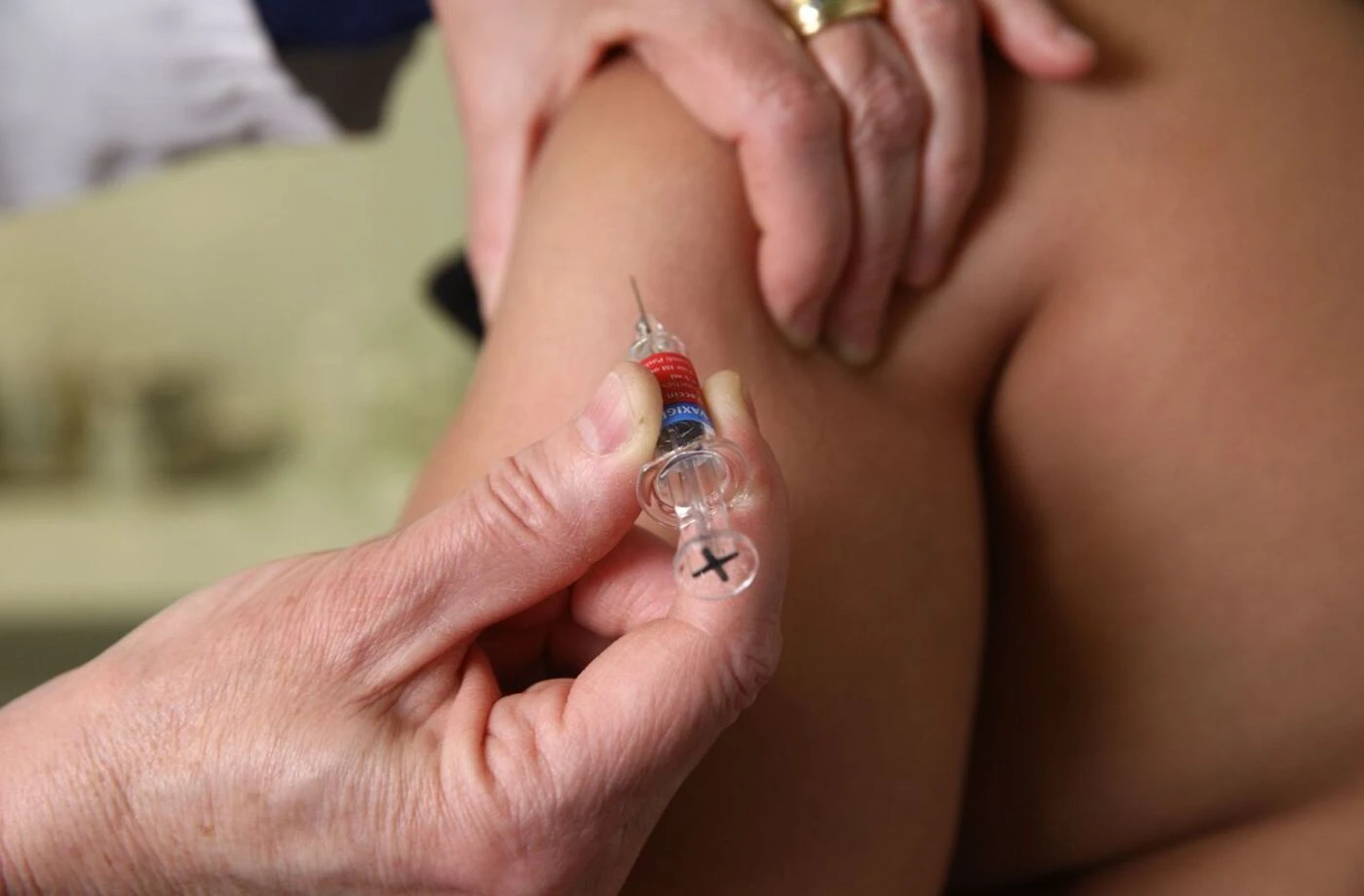 Sida : que peut changer le nouveau traitement préventif Yeytuo, qui va être commercialisé en Europe ?