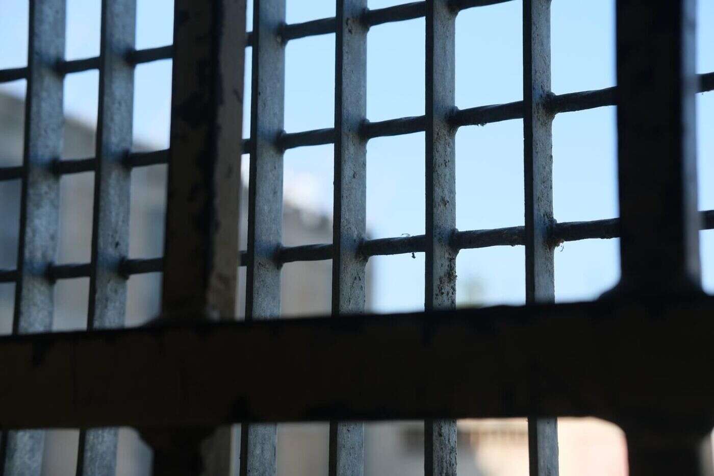 Bouches-du-Rhône : un détenu de 19 ans tué à la prison d’Aix-Luynes sur fond de guerre des gangs