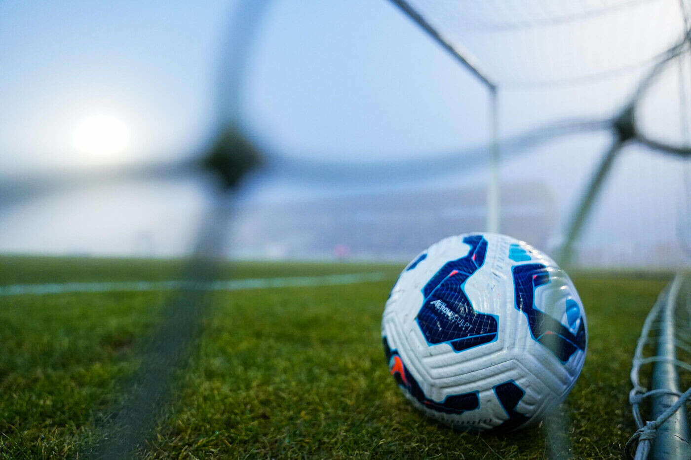 Football : un supporter italien grièvement blessé après une chute de huit mètres