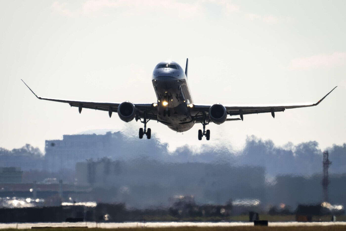 Cinq personnes blessées après de violentes turbulences dans un avion contraint d’atterrir en urgence au Texas