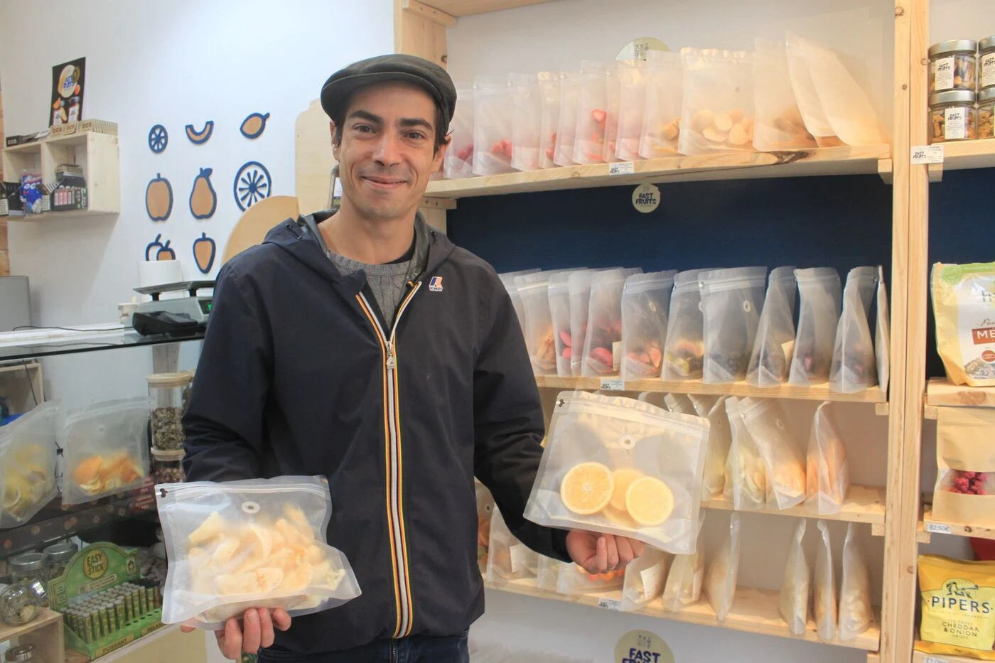 « Cela conserve 95 à 97 % des nutriments » : ce primeur de Toulouse vend des fruits et légumes… lyophilisés