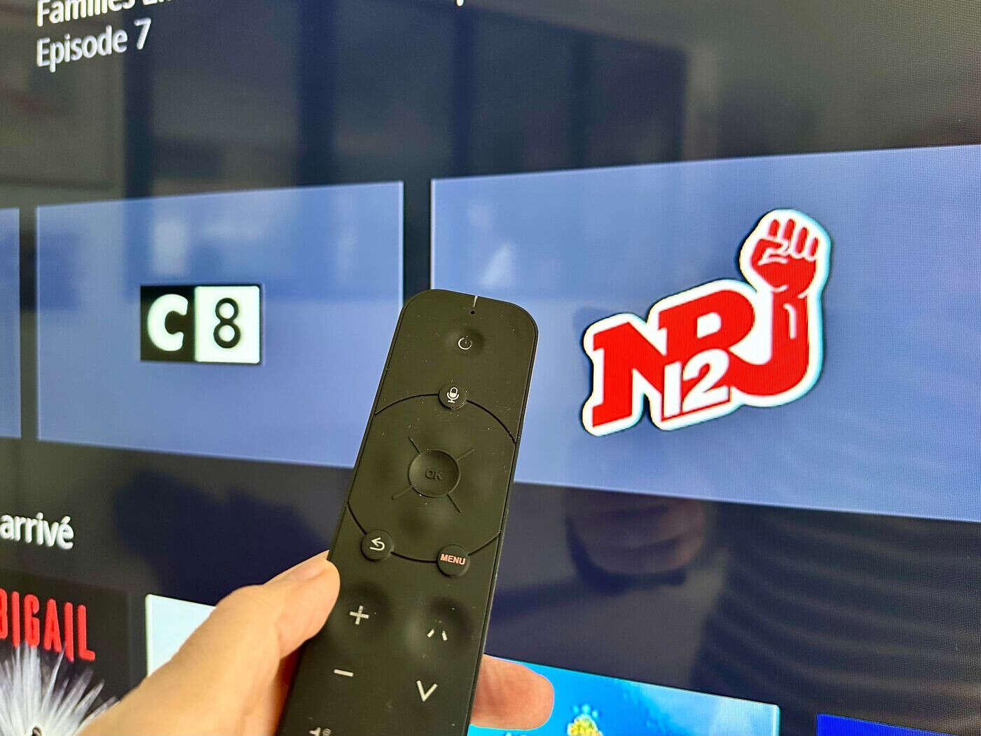 Fréquences TNT : le Conseil d’État confirme la fin de C8 et NRJ 12