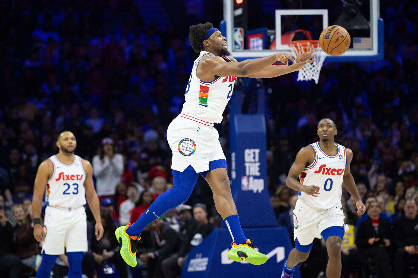 NBA : l’énorme dunk de Guerschon Yabusele avec Houston