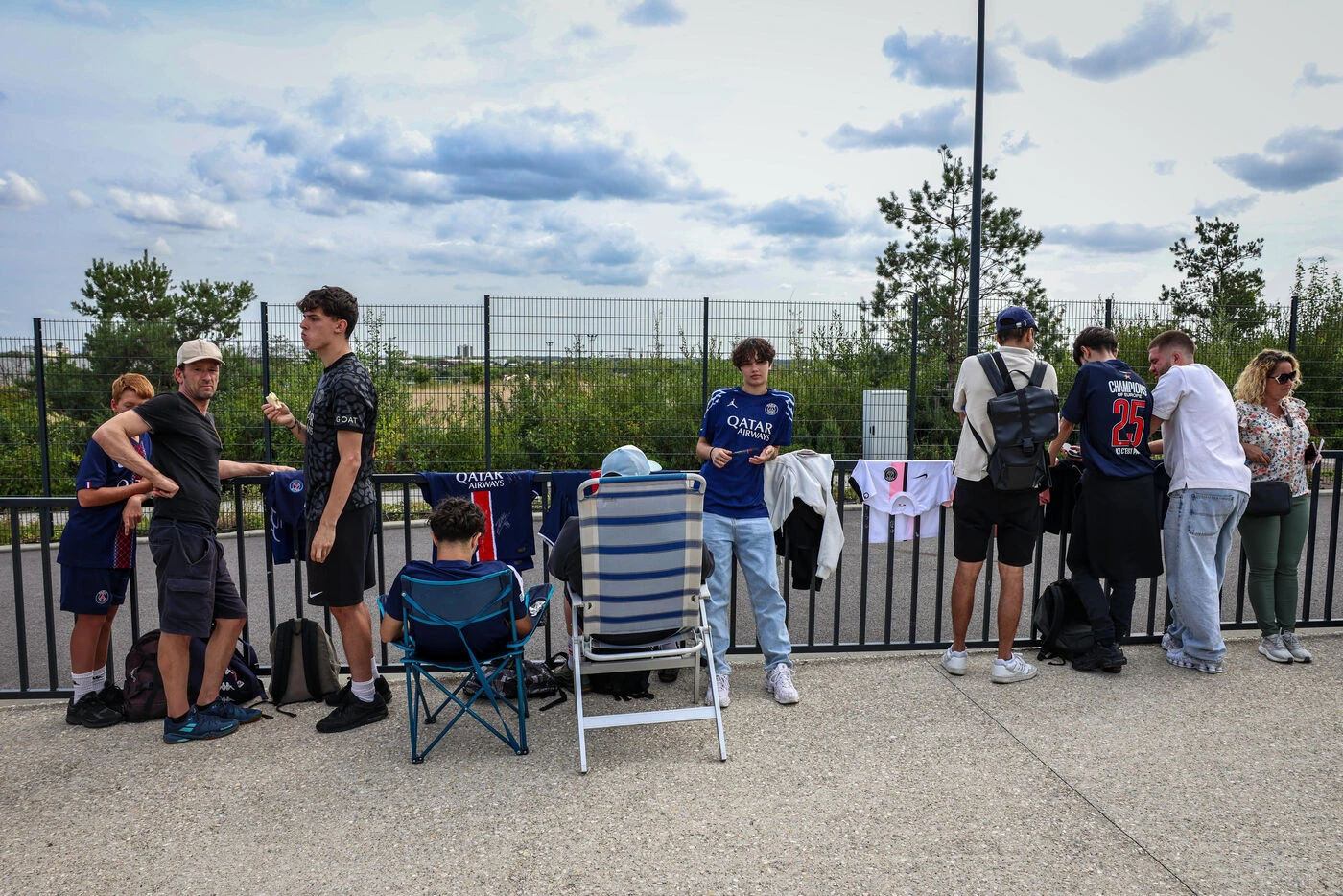 PSG : fans aux aguets, tests médicaux et première recrue… C’était la rentrée des classes pour les Parisiens