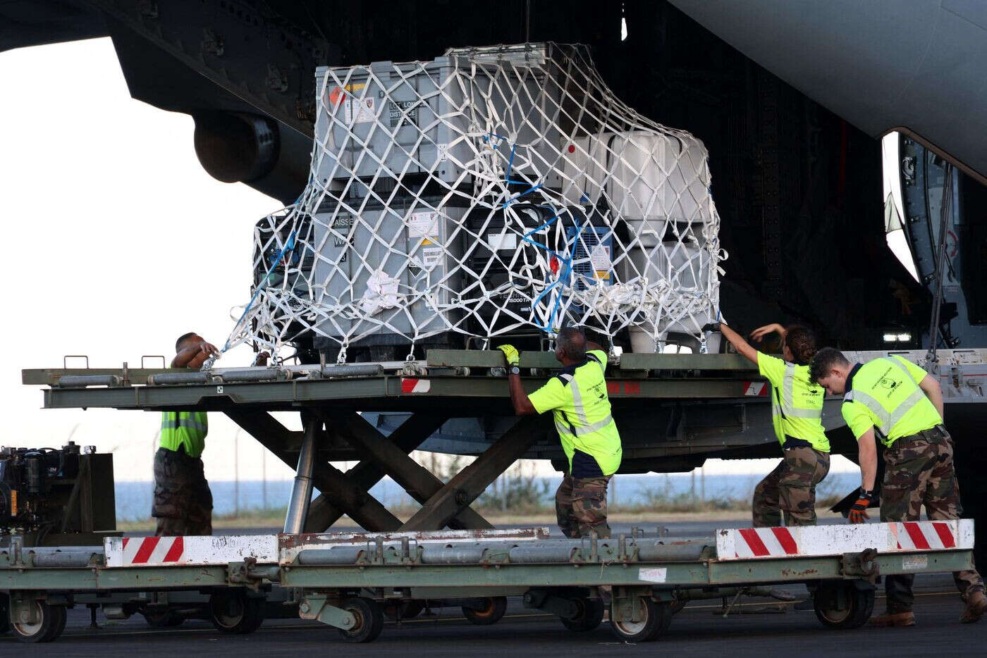 Cyclone Chido : un pont aérien entre La Réunion et Mayotte dévasté pour envoyer des secours