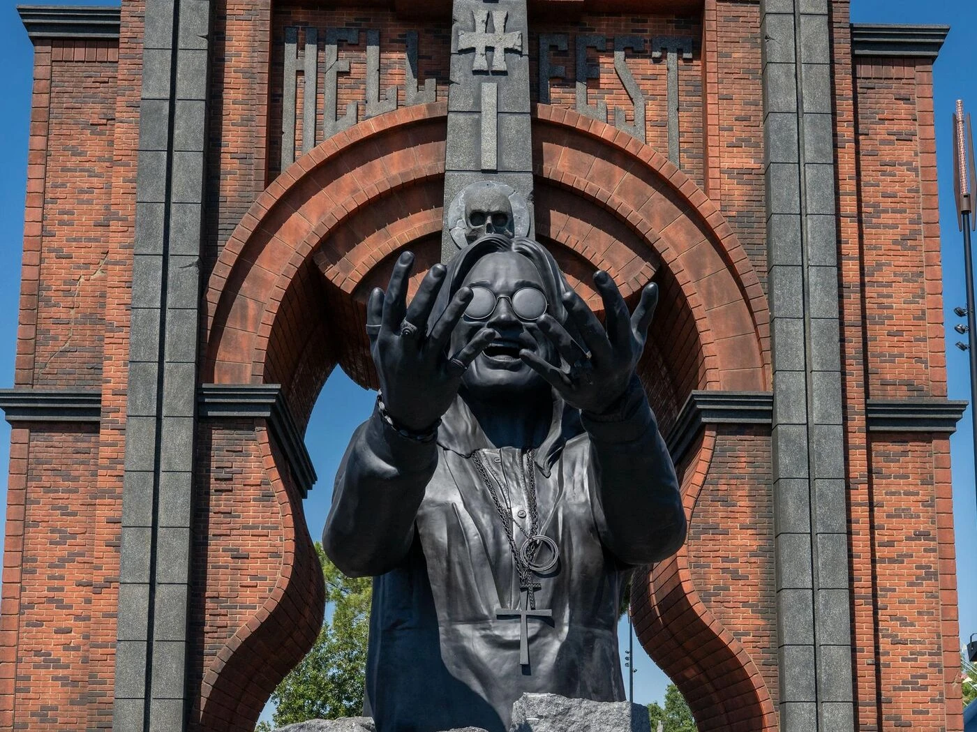 Hellfest 2026 : pourquoi la veuve d’Ozzy Osbourne ne sera pas là pour l’inauguration de sa statue monumentale