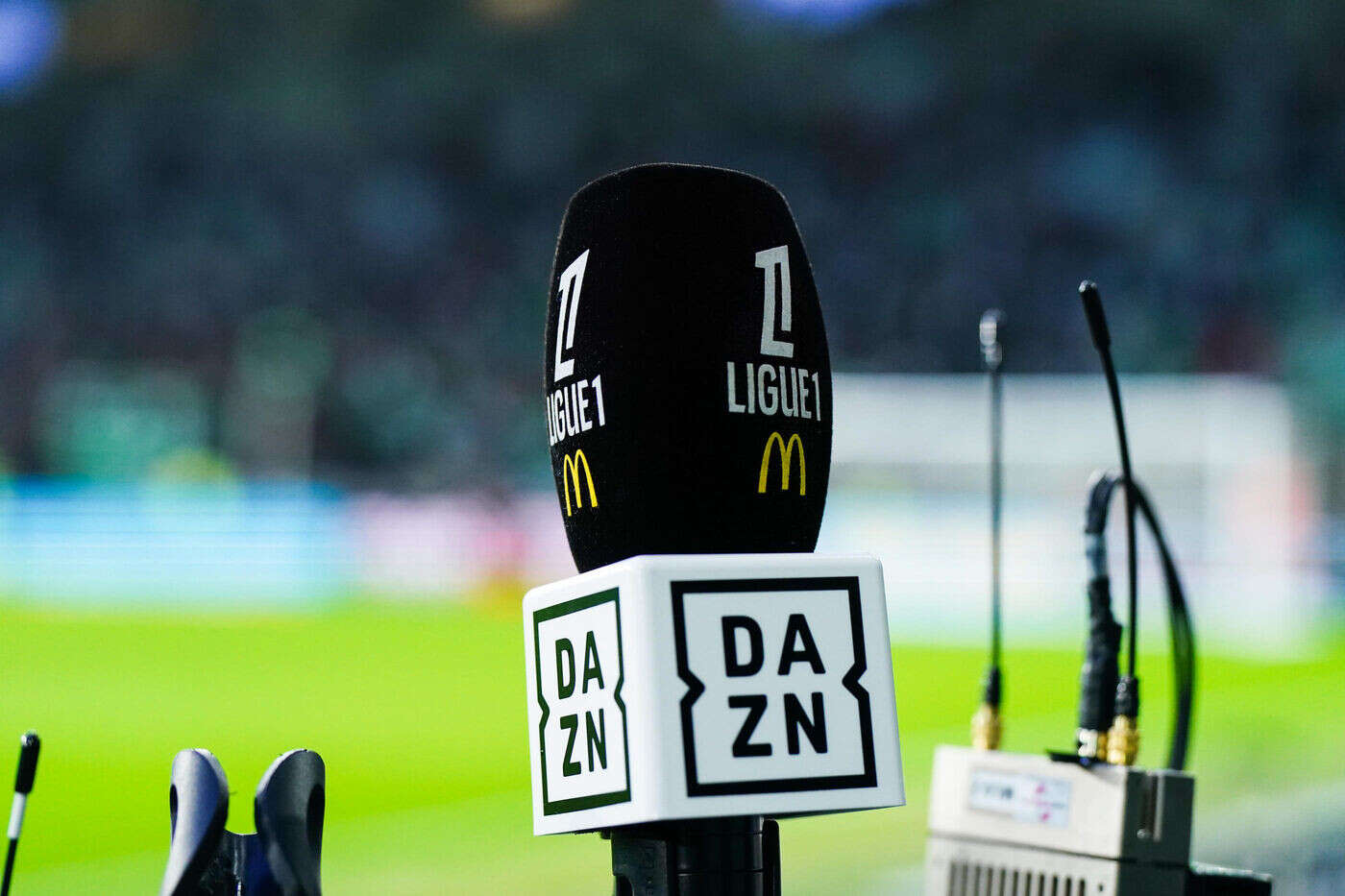 Crise des droits TV : la Ligue retire son action en référé contre DAZN, une médiation est en cours