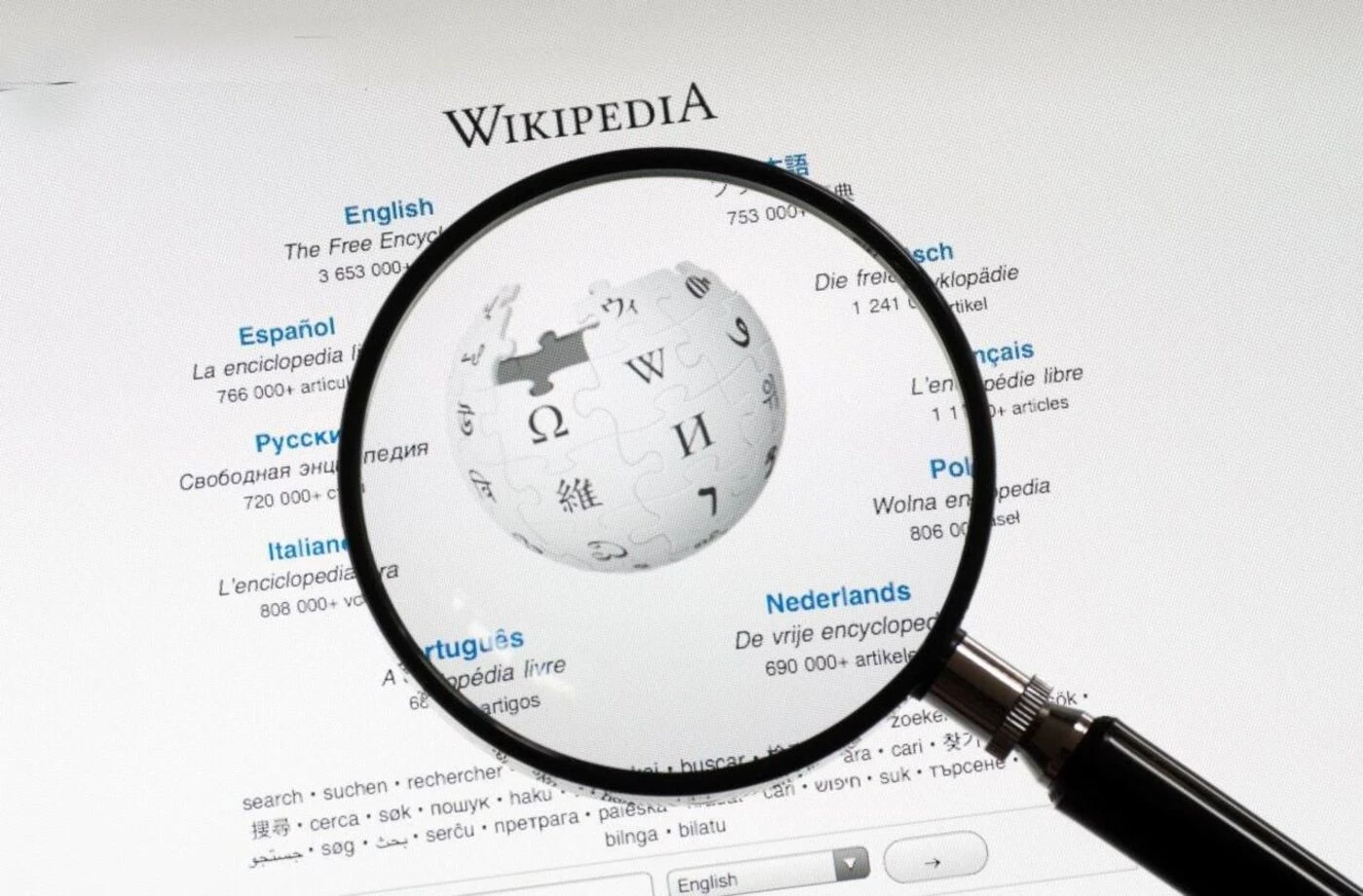 Polémique Wikipédia : cinq minutes pour comprendre les critiques qui visent l’encyclopédie en France