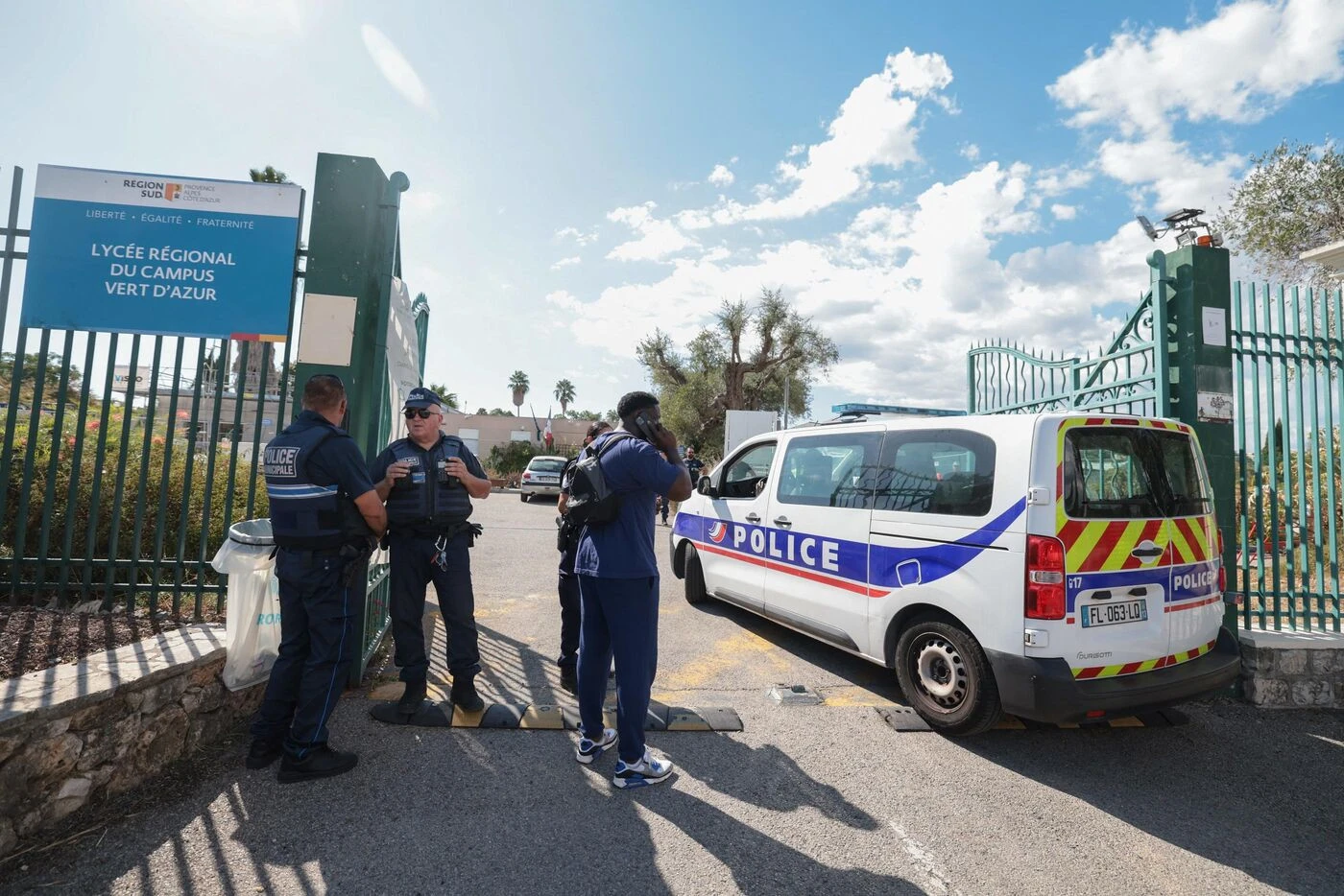 Attaque d’Antibes : un élève et une enseignante poignardés, suspect connu pour apologie du terrorisme… ce que l’on sait