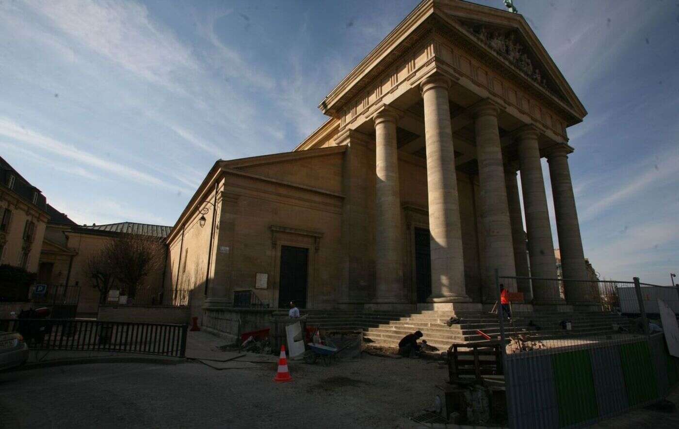 Yvelines : il crie « Allahou akbar » et montre ses fesses devant l’église de Saint-Germain-en-Laye