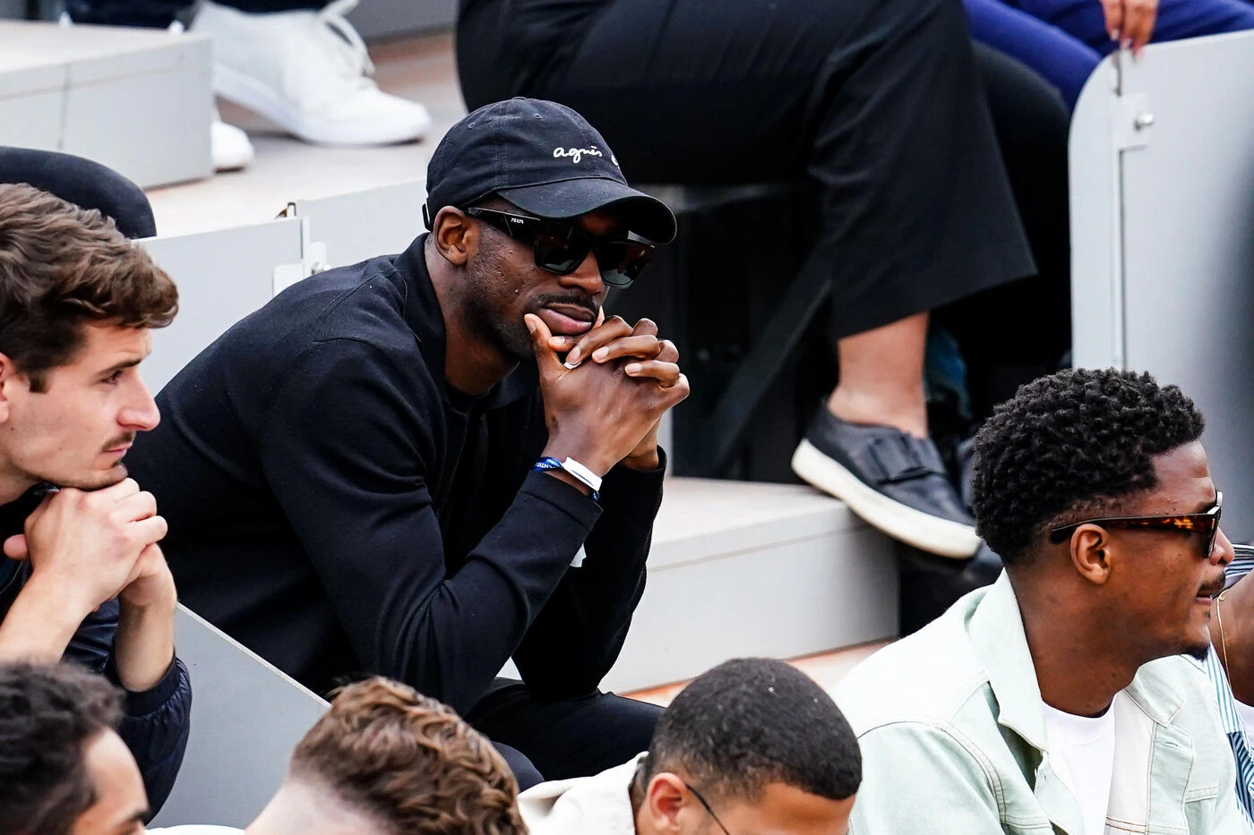 Échange de maillots avec Humbert, check avec Rinderknech : Dembélé « voulait voir le peuple » à Roland-Garros