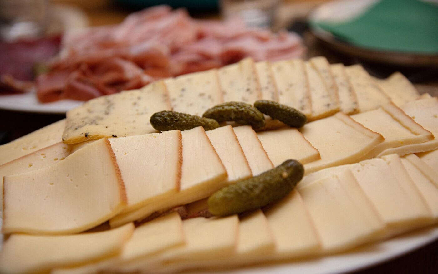 Raclette, morbier, tomme… rappel massif de fromages vendus dans toute la France, ils ne doivent pas être consommés