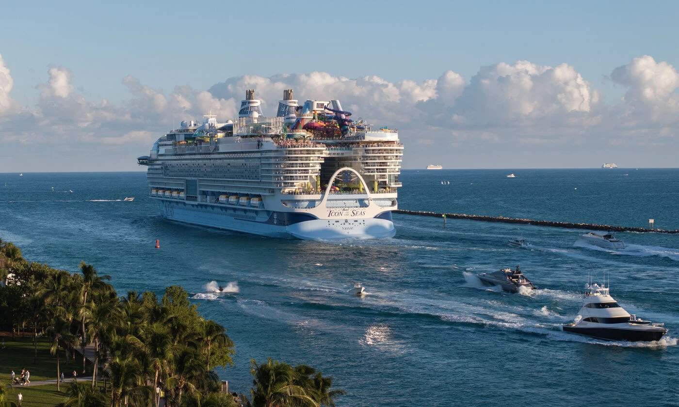 « Icon of the Seas » : un membre d’équipage du plus gros navire du monde meurt tragiquement après être passé par-dessus bord