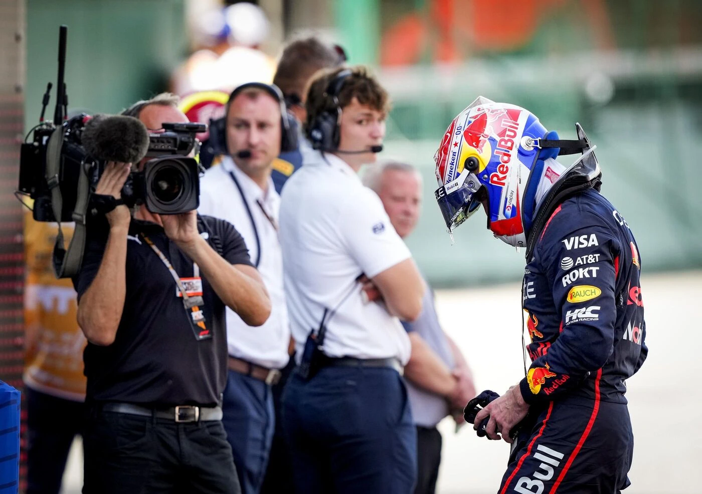 F1, GP d’Espagne : la vidéo de l’incroyable écart de Verstappen pour percuter Russell en fin de course