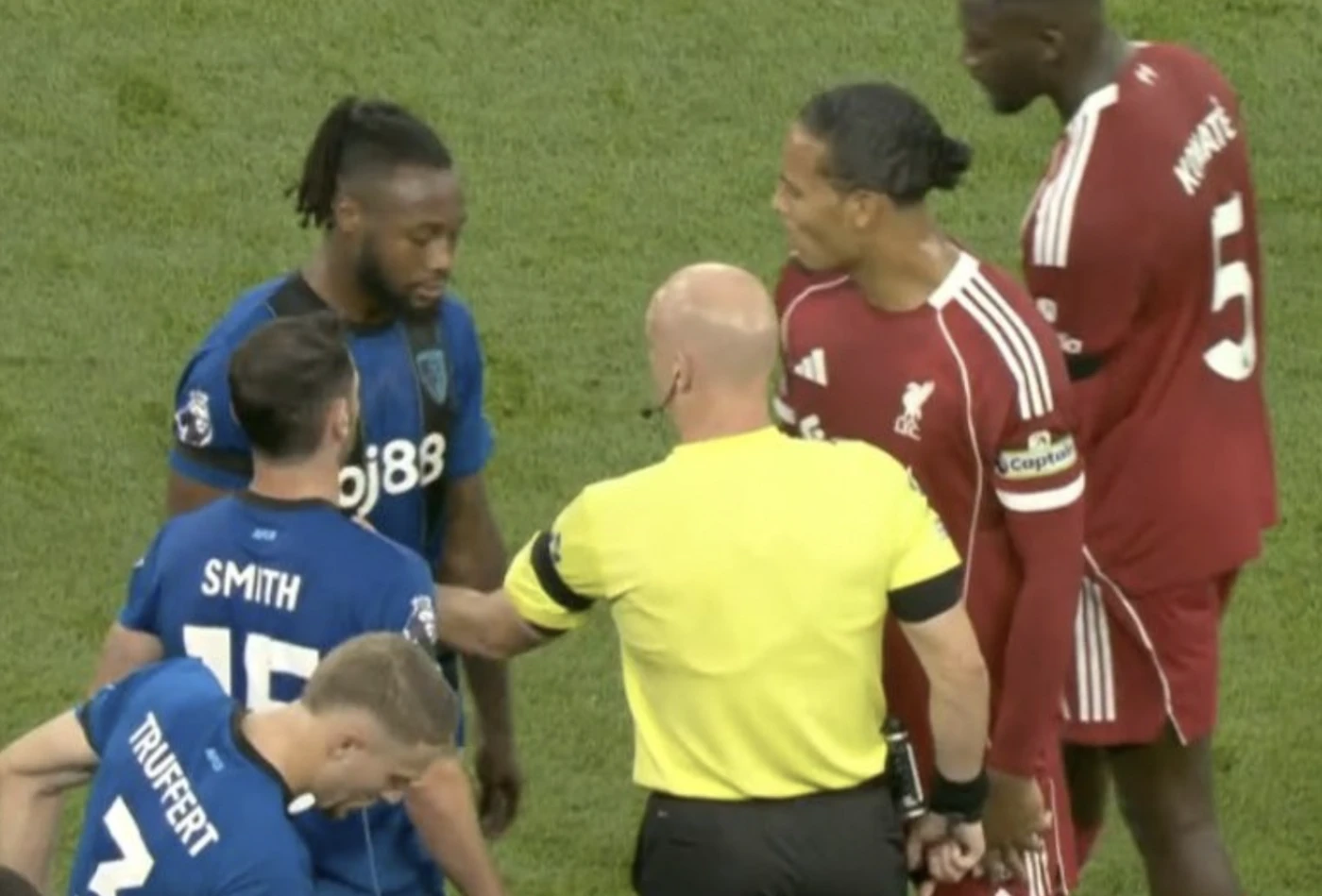 Liverpool-Bournemouth interrompu après des propos racistes contre le ghanéen Antoine Semenyo