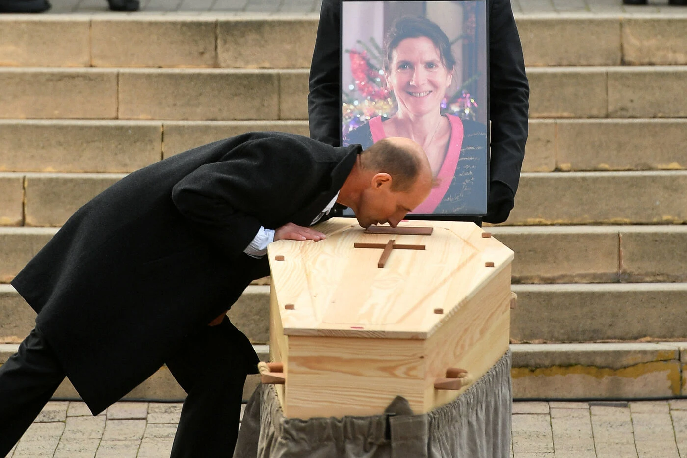 « J’en ai pleuré » : après la mort de Mélanie à Nogent, l’émotion et la colère du compagnon d’Agnès Lassalle