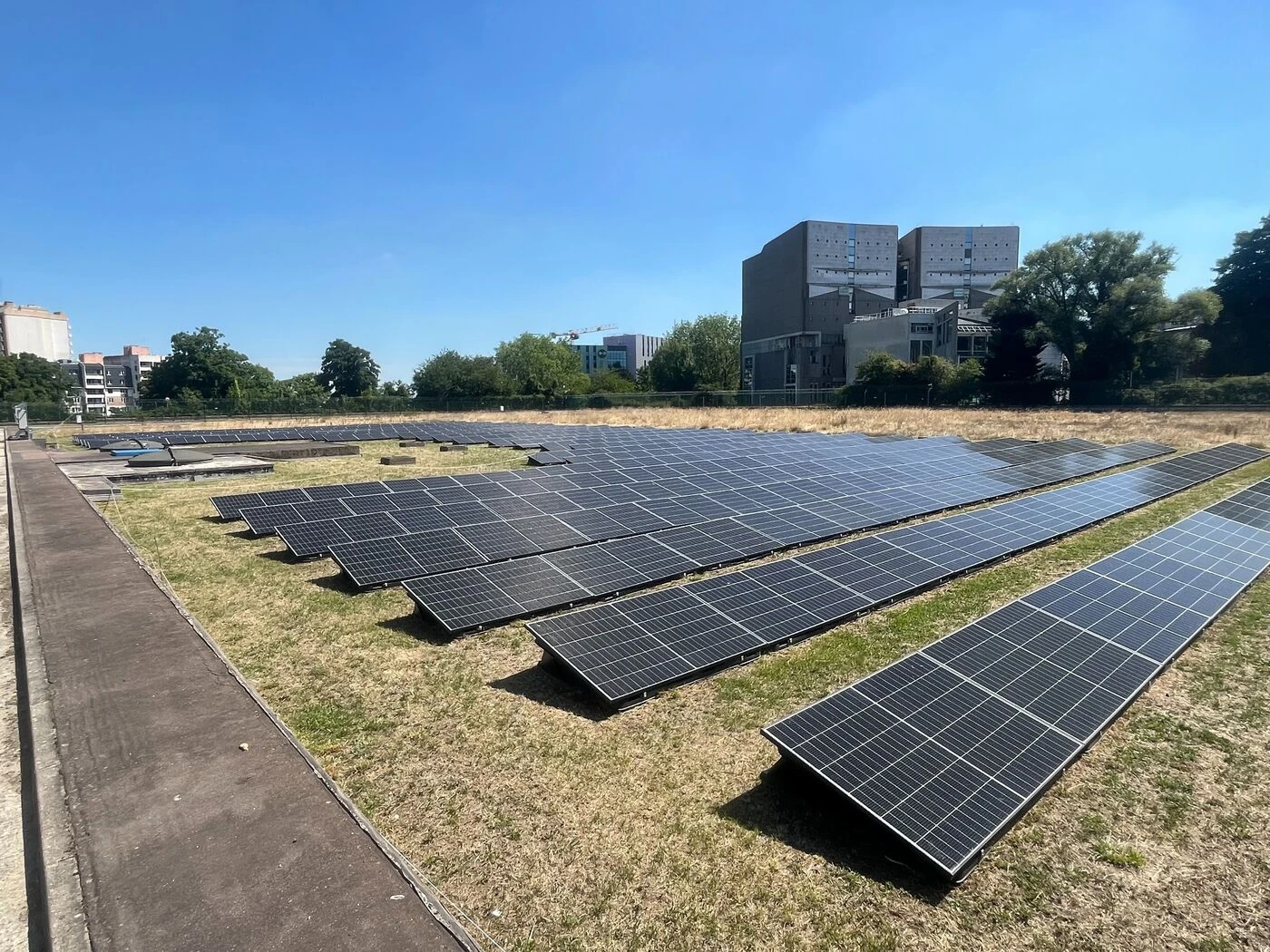 Paris : comment la Ville veut accélérer le pas sur l’énergie solaire