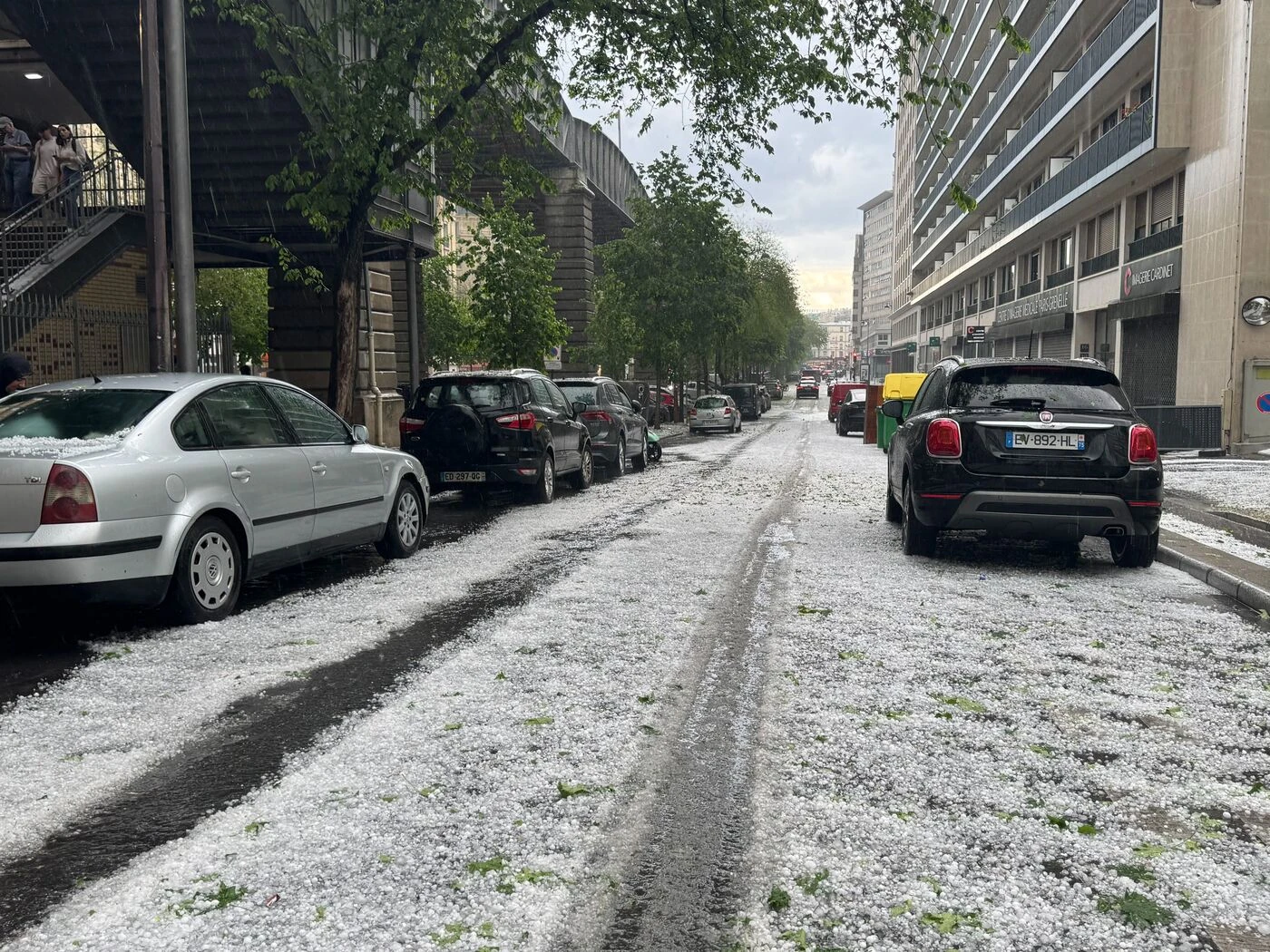 Orages : comment expliquer la violence de l’épisode de grêle qui a frappé Paris samedi après-midi ?