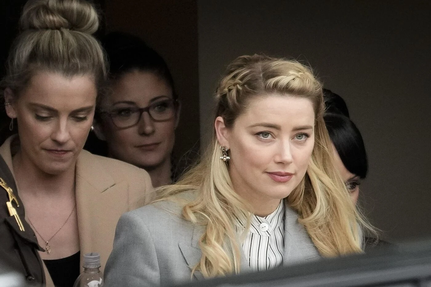 « Malgré mes problèmes de fertilité » : à 39 ans, Amber Heard annonce la naissance de ses jumeaux