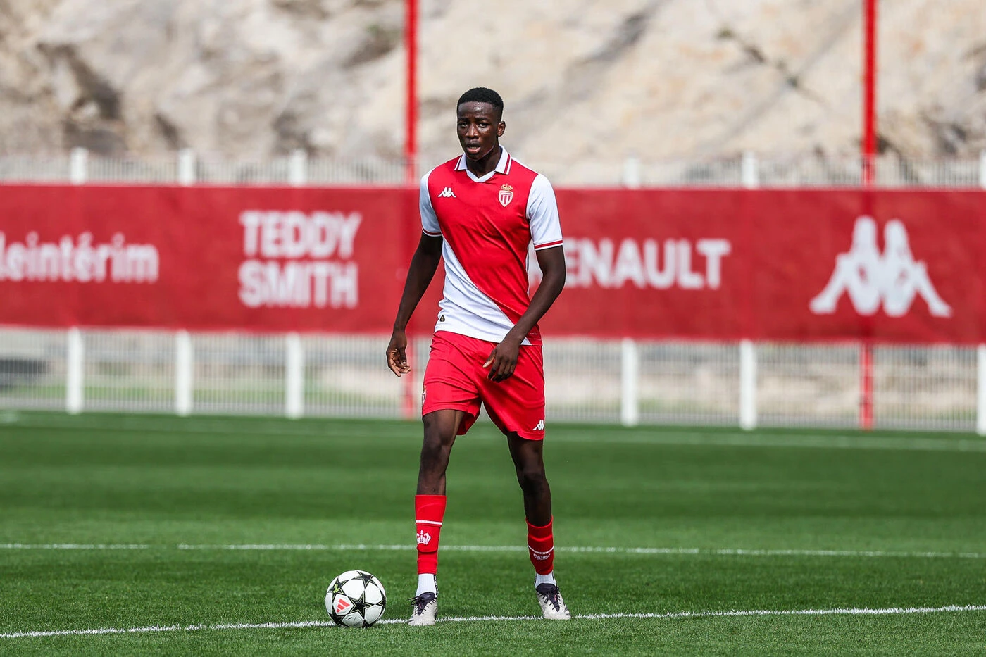 Football : un jeune footballeur de l’AS Monaco victime d’un malaise cardiaque en plein match