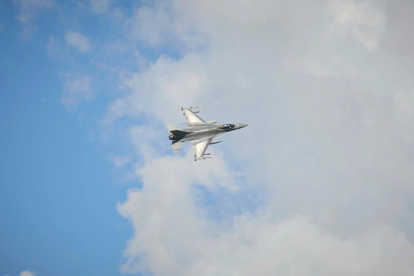 Guerre en Ukraine : « événement historique », un F-16 « Viper » ukrainien abat pour la première fois en vol un Su-35 russe