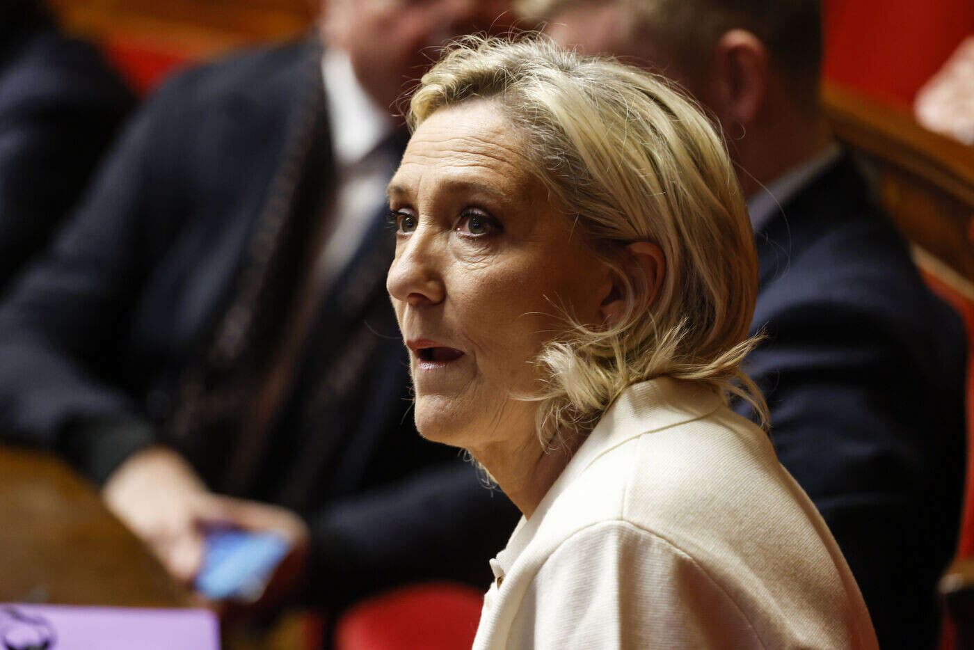 Marine Le Pen fustige la « dérive » consistant à « nommer des politiques au Conseil constitutionnel »