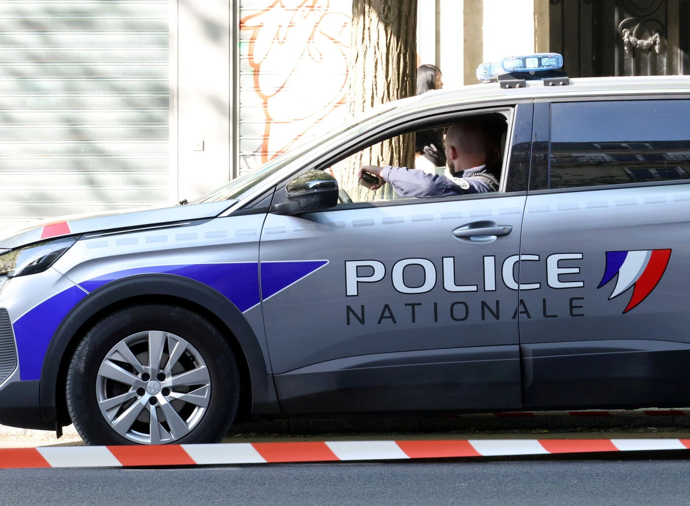 Pantin : un blessé par balles devant un bar à chicha, le tireur en fuite