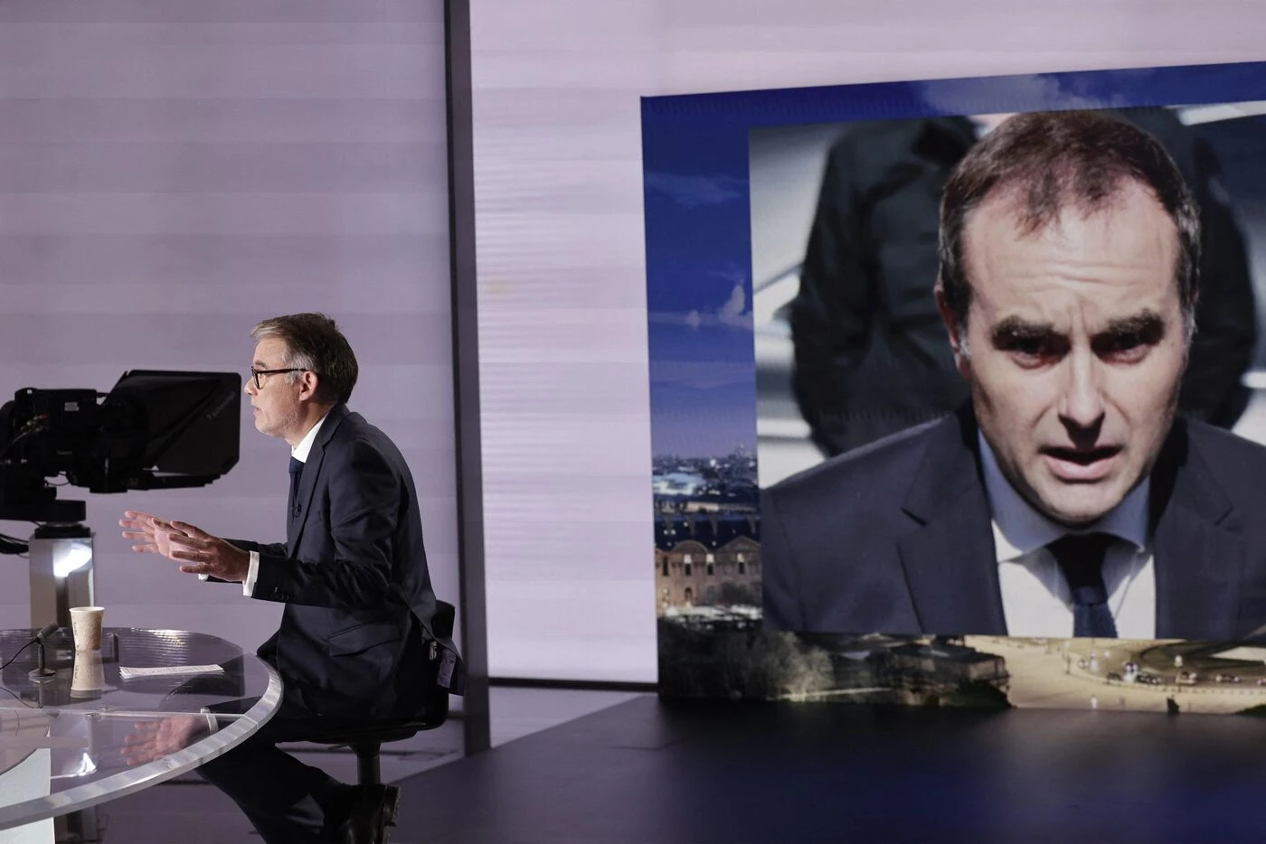 Lecornu fixe un ultimatum à LR en brandissant la menace de la gauche ou d’une dissolution, selon Laurent Wauquiez