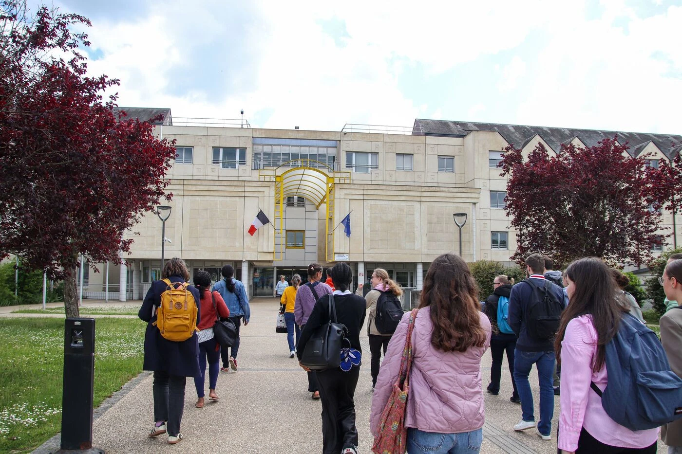 L’hôpital de Montargis poursuit un médecin qui n’avait pas fait ses heures pour rester auprès de sa femme « gravement malade »