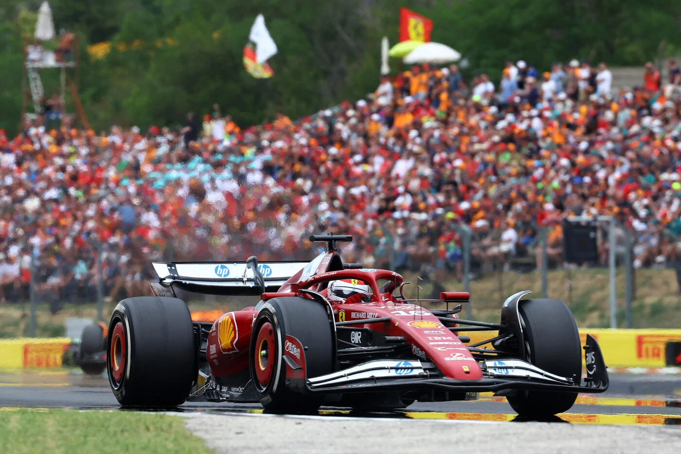 « Vous auriez dû m’écouter » : le coup de gueule de Leclerc contre Ferrari en plein Grand Prix de Hongrie