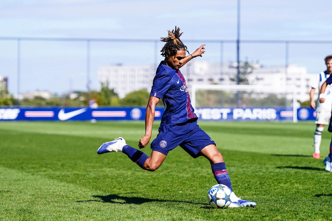 Youth League : les Titis parisiens renversés en dix minutes par le FC Barcelone lors de la 2e journée (2-1)