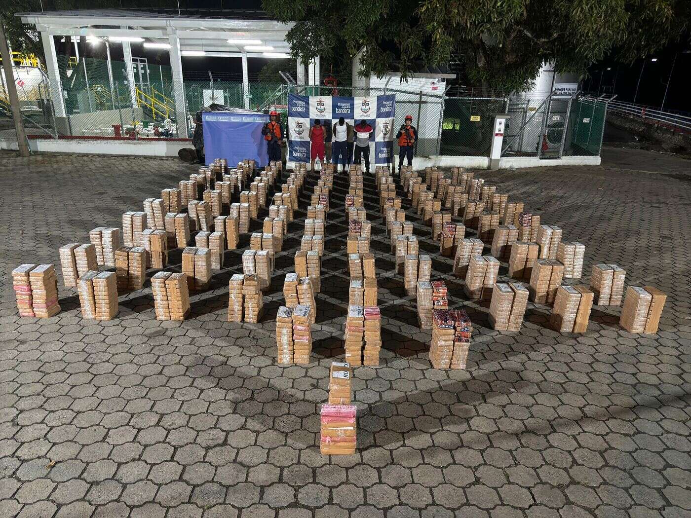 2 260 kg de cocaïne, 76 millions de dollars… Saisie record dans un « narco sous-marin » en Colombie