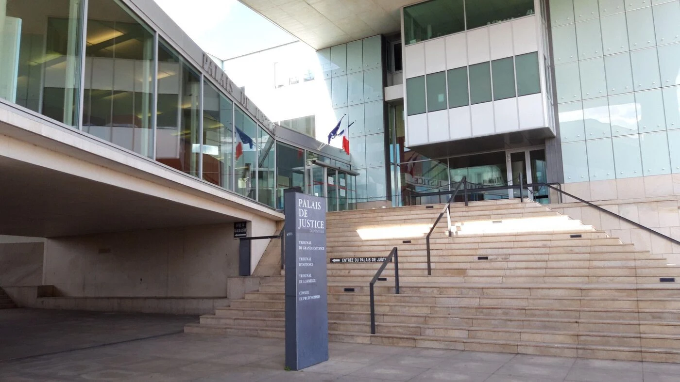 Val-d’Oise : 10 ans de réclusion criminelle pour le trafic d’arme et le braquage d’une bijoutière