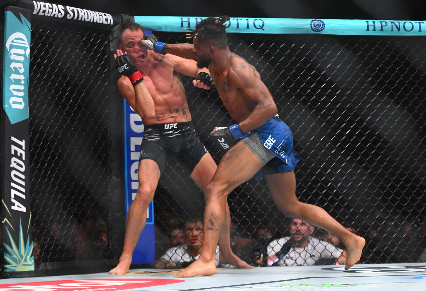 MMA : la vidéo du violent KO infligé par le Français Morgan Charrière à son adversaire