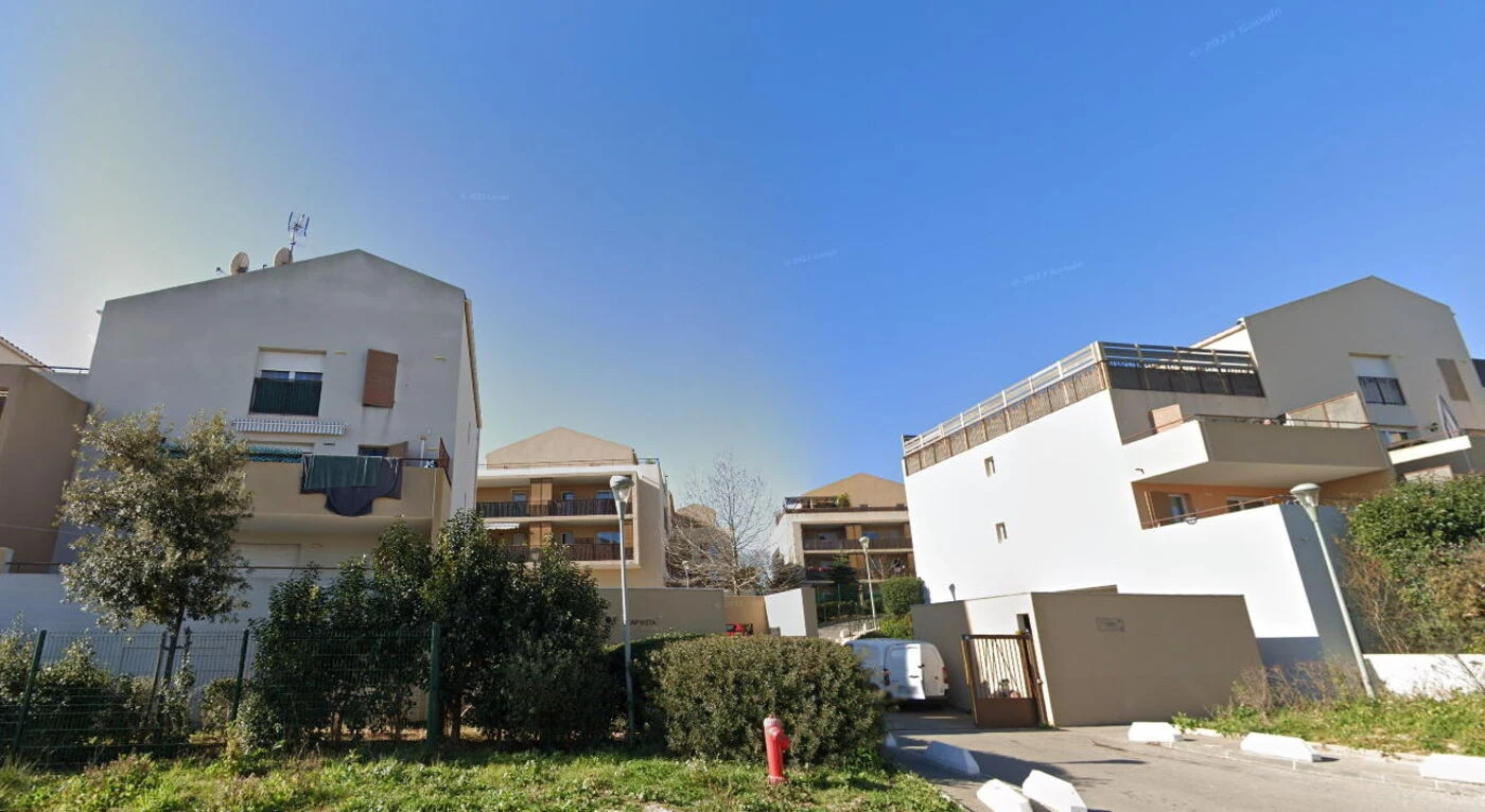 « Avec les majorations, je dois 1 035 euros » : à Marseille, les habitants d’une copropriété inondés de contraventions
