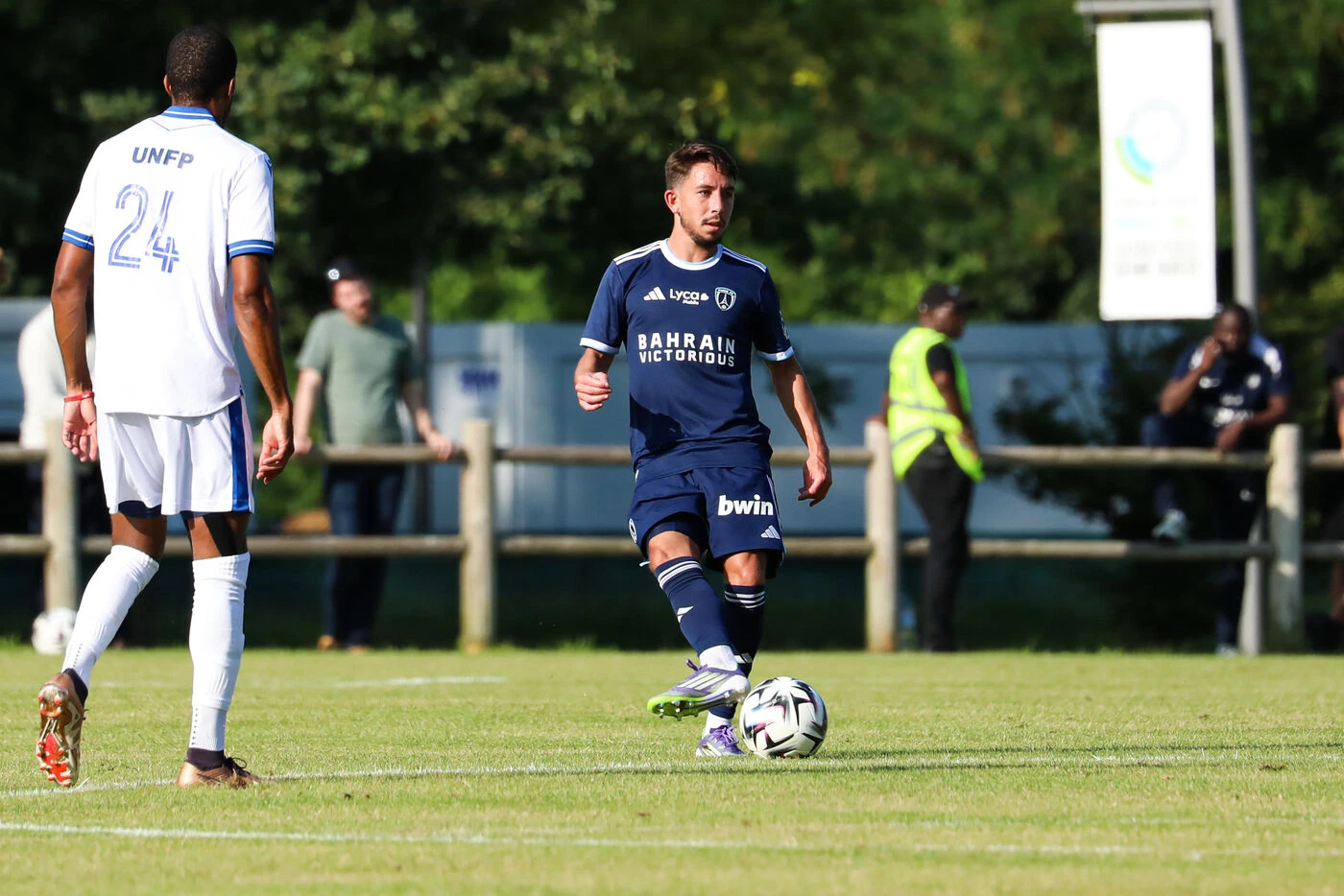 « J’attendais un peu plus » : l’équipe bis du Paris FC a déçu Stéphane Gilli contre l’UNFP en amical