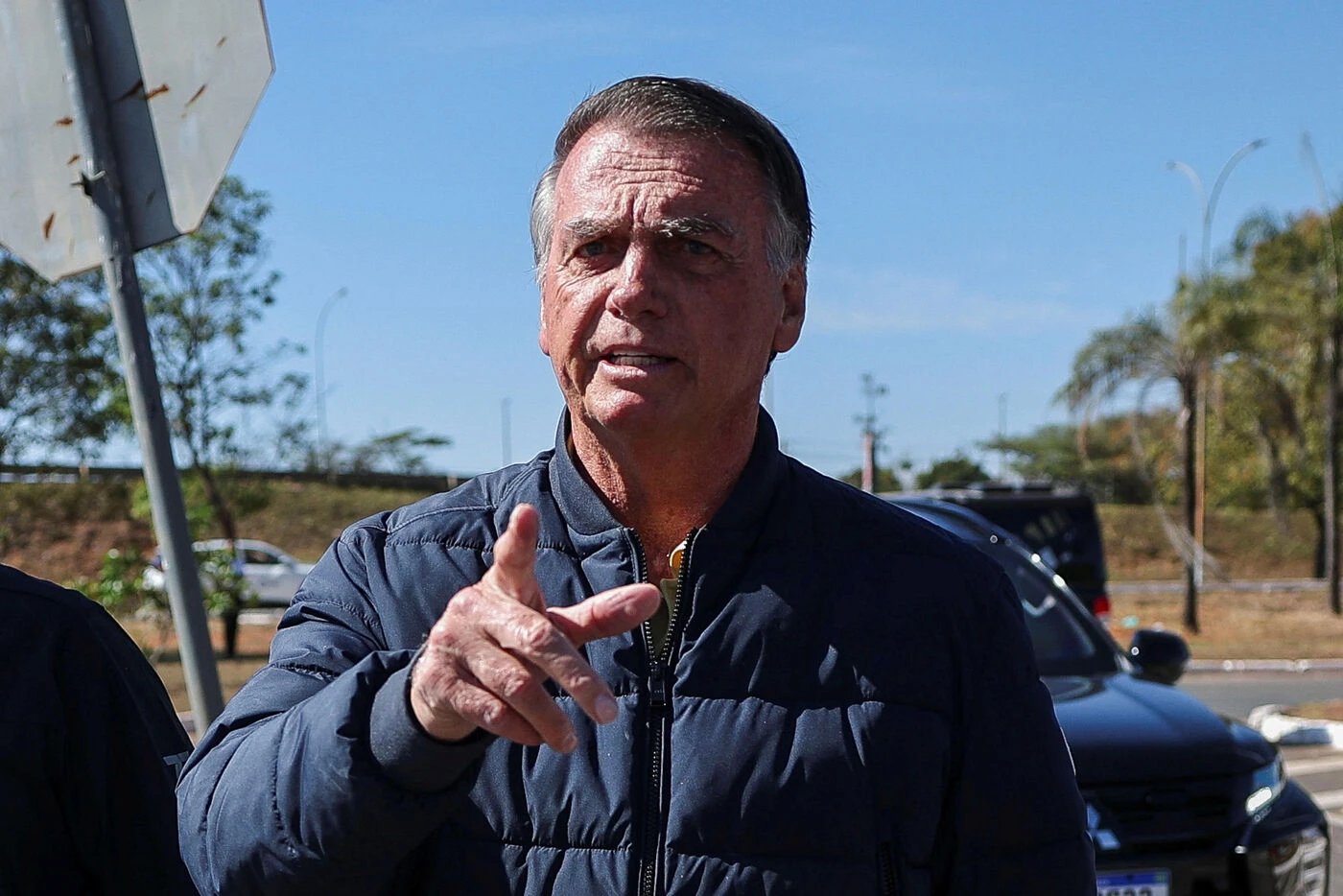 L’ex-président brésilien Jair Bolsonaro condamné à porter un bracelet électronique jusqu’à la fin de son procès