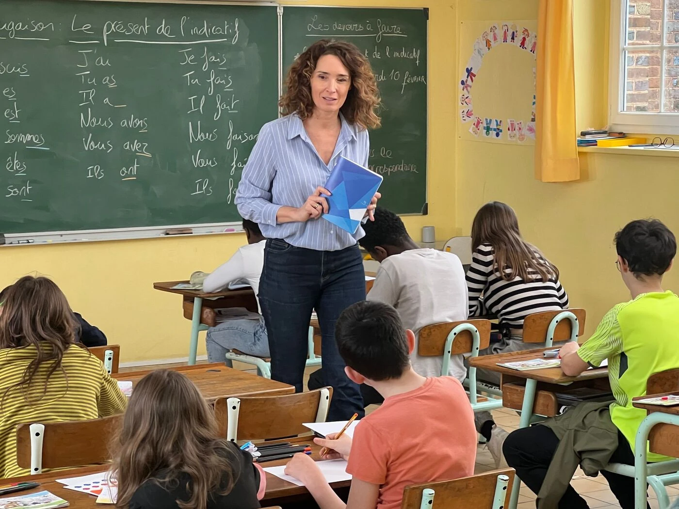 « C’est juste des bonnes énergies » : Marie-Sophie Lacarrau actrice dans un court-métrage avec les enfants du Village Action Enfance de Bréviandes