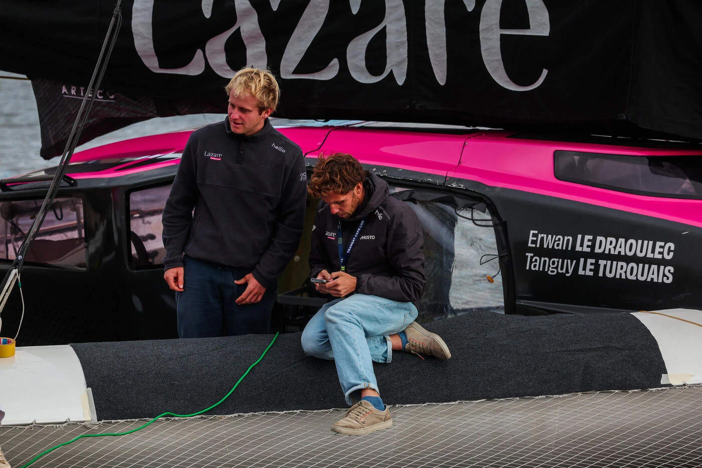 Transat Café l’Or : la vidéo du sauvetage spectaculaire des skippers de Lazare x Hellio