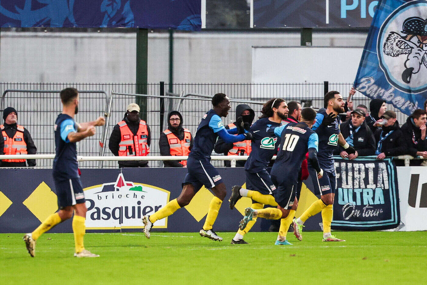 Coupe de France : Saint-Brieuc fait tomber Le Havre, exploits de Bourgoin-Jallieu et Cannes