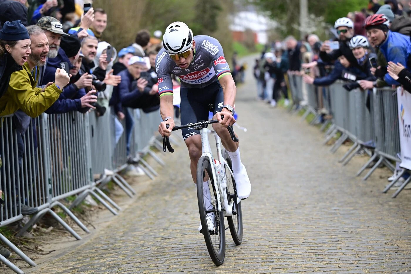 Cyclisme : identifié, l’auteur d’un crachat sur Mathieu van der Poel durant l’E3 Classic devra payer une amende