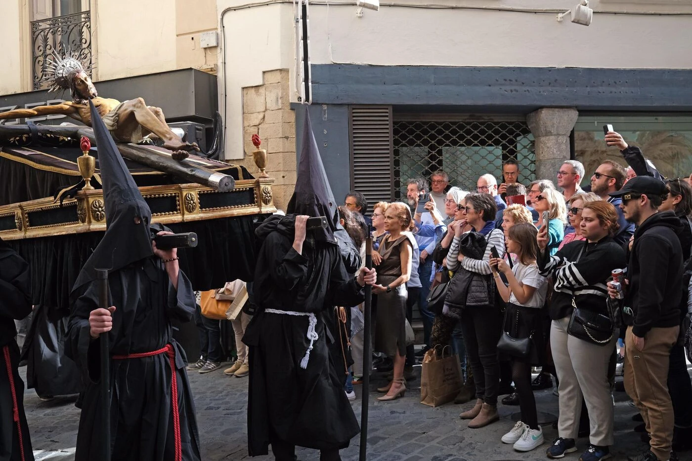 « Un miracle autant qu’un mystère » : une foule record de fidèles attendue lors de la procession de la Sanch à Perpignan